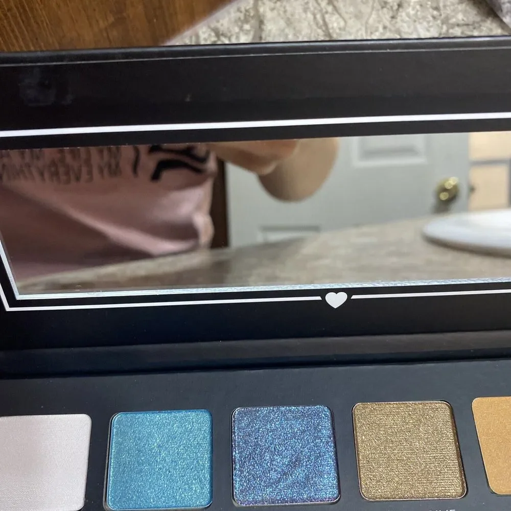 Boxycharm Hello Charmer Eyeshadow‎ Palette. New In Box!
